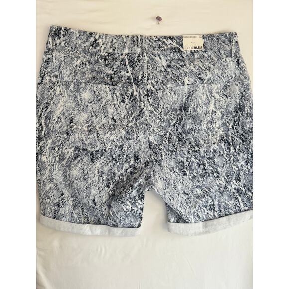 Classic Bermuda stretch denim snakeskin print short - Picture 2 of 5